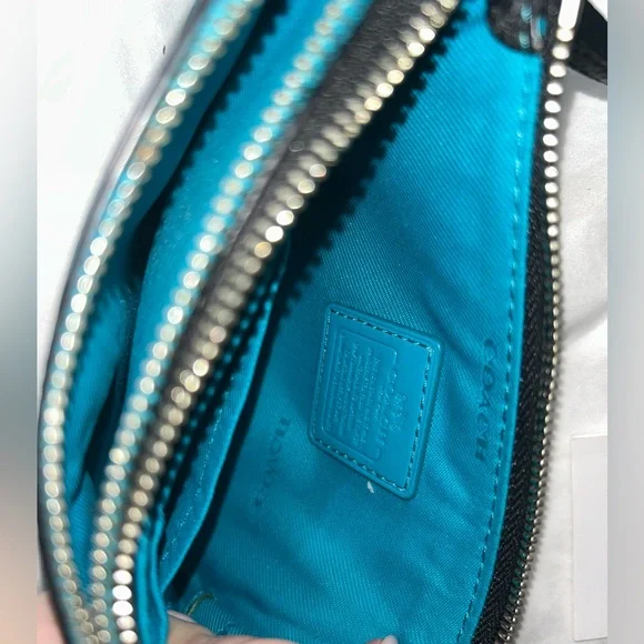 Coach wristlet - Picture 7 of 8